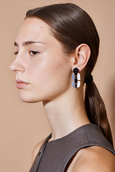 Panorama Link Earrings Black