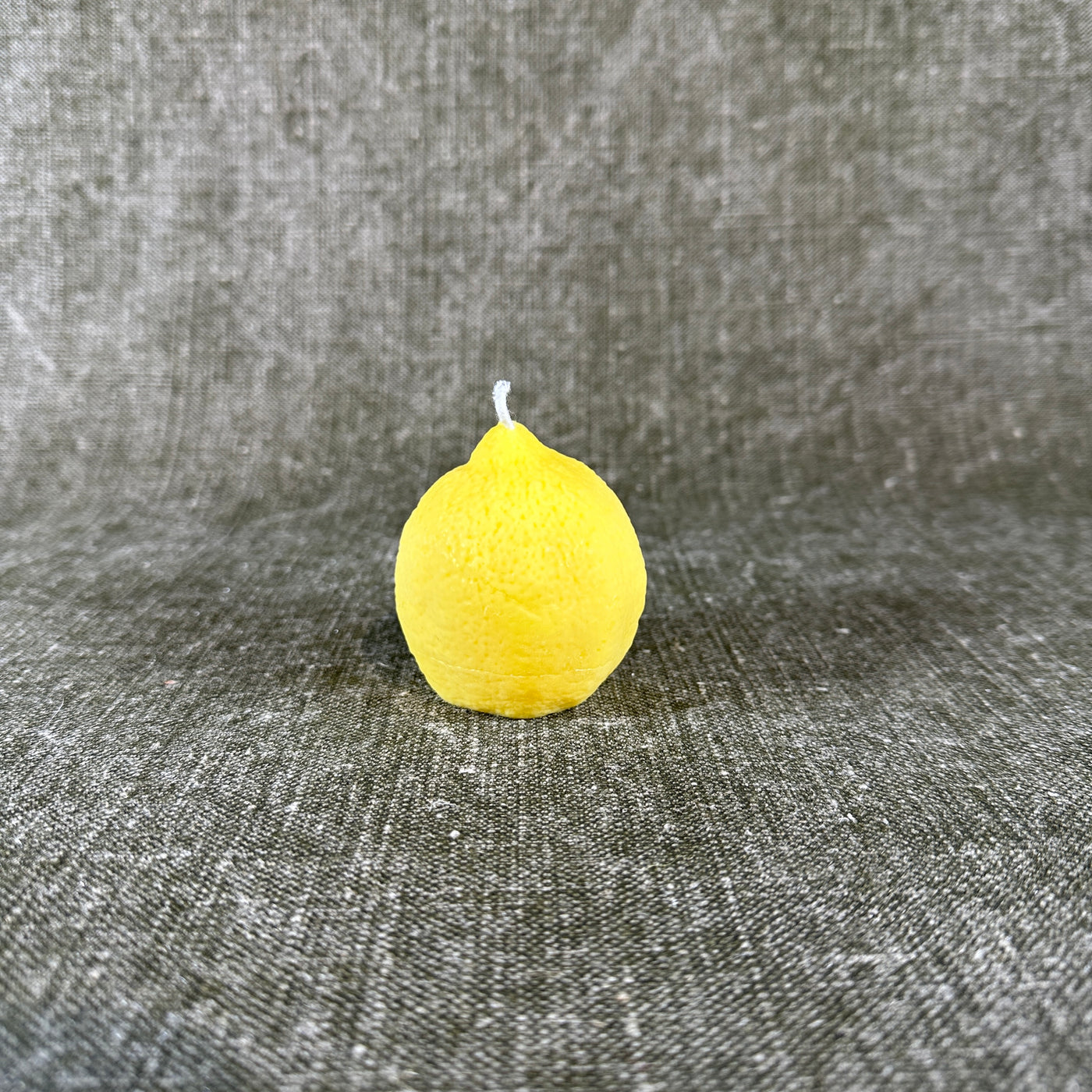 Lemon Candle - The Grey Pearl